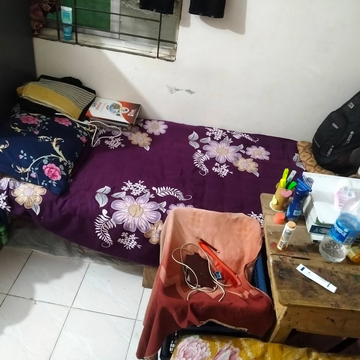 রুমমেট আবশ্যক