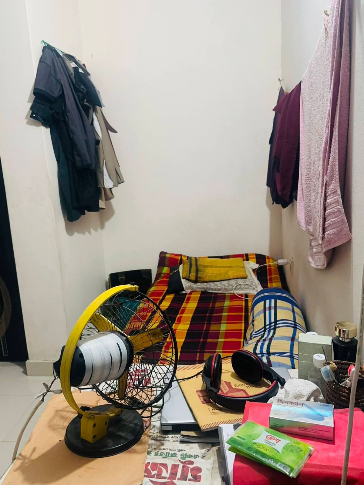 রুমমেট আবশ্যক