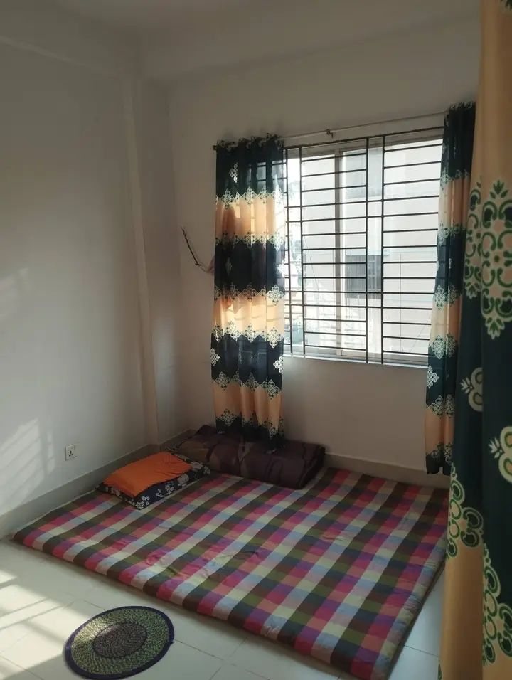 আলো-বাতাসপূর্ণ সাবলেট রুম ভাড়া