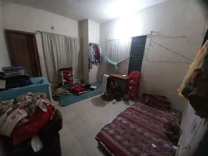 রুমমেট আবশ্যক