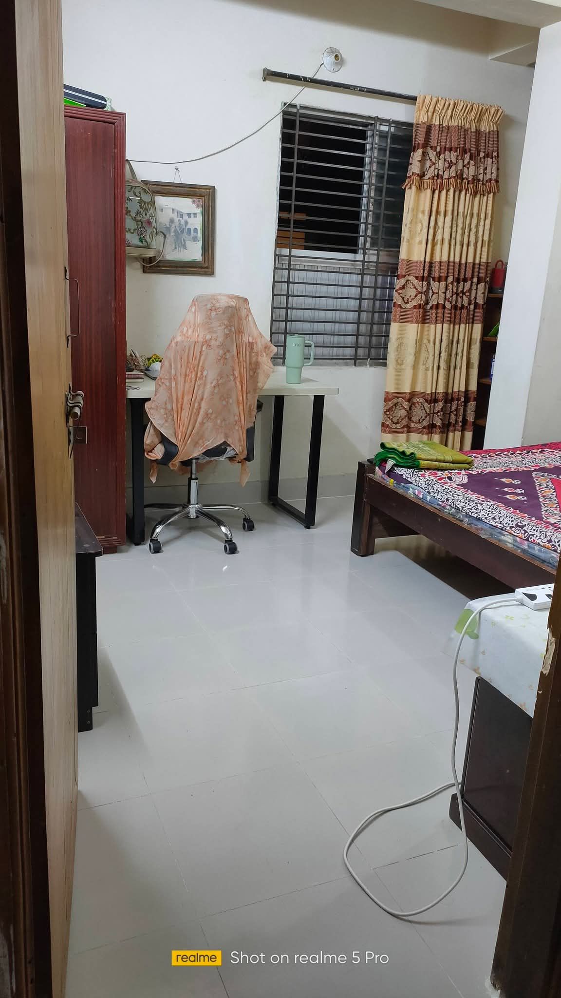 মেয়ে বেচেলর ফ্ল্যাট ভাড়া হবে