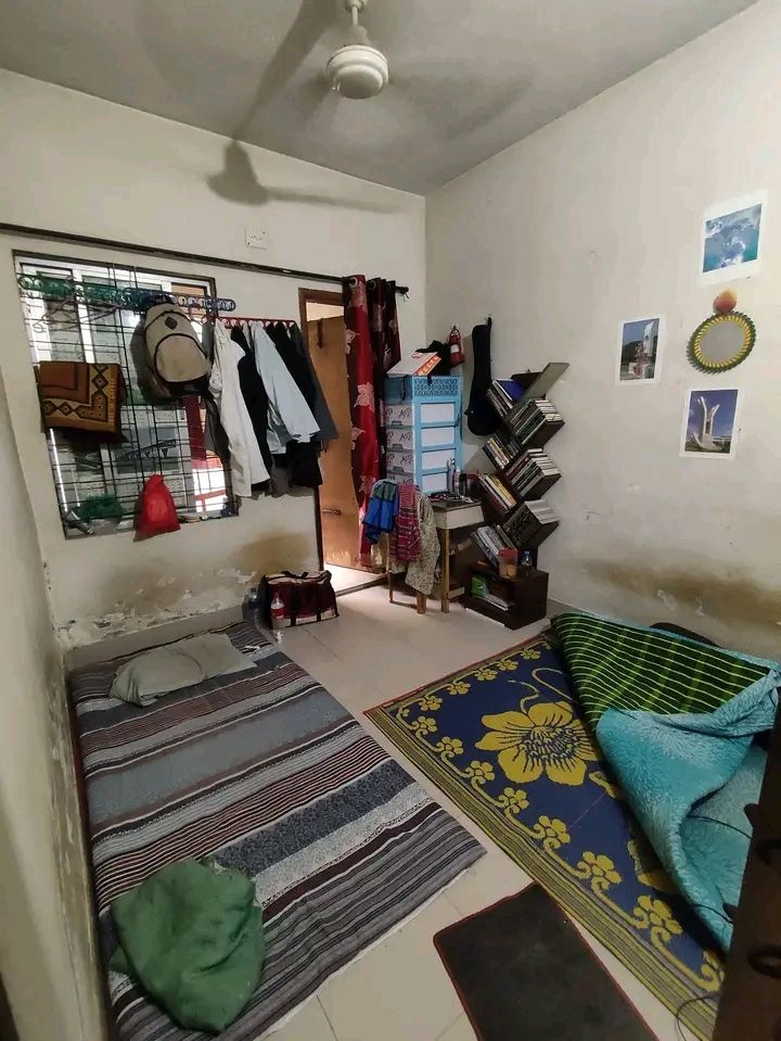 ছেলে রুমমেট আবশ্যক