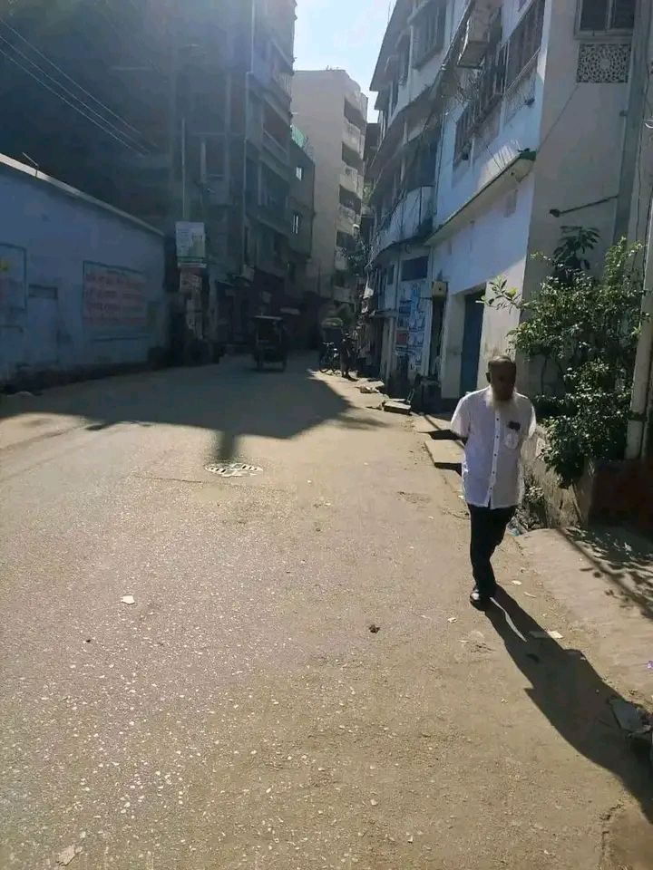 মেয়েদের জন্য সিট ভাড়া দেওয়া হবে
