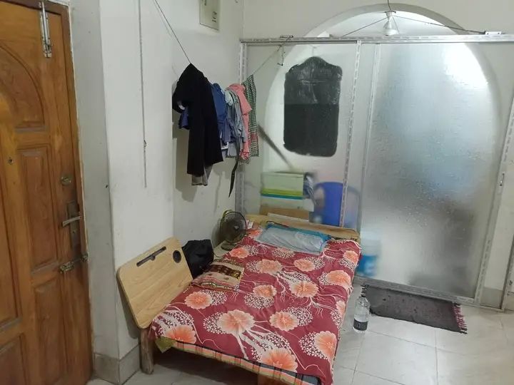 শুধুমাত্র চাকুরিজীবীদের জন্য