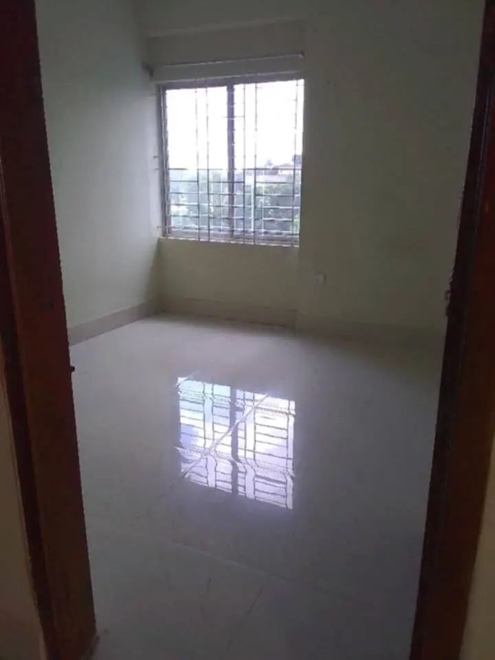 রুম ভাড়া দেওয়া হবে শুধুমাত্র ছেলে ব্যাচেলরদের জন্য