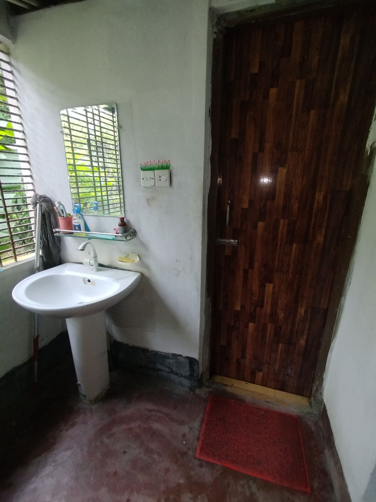 Modern Villa with high Commode Toilet
