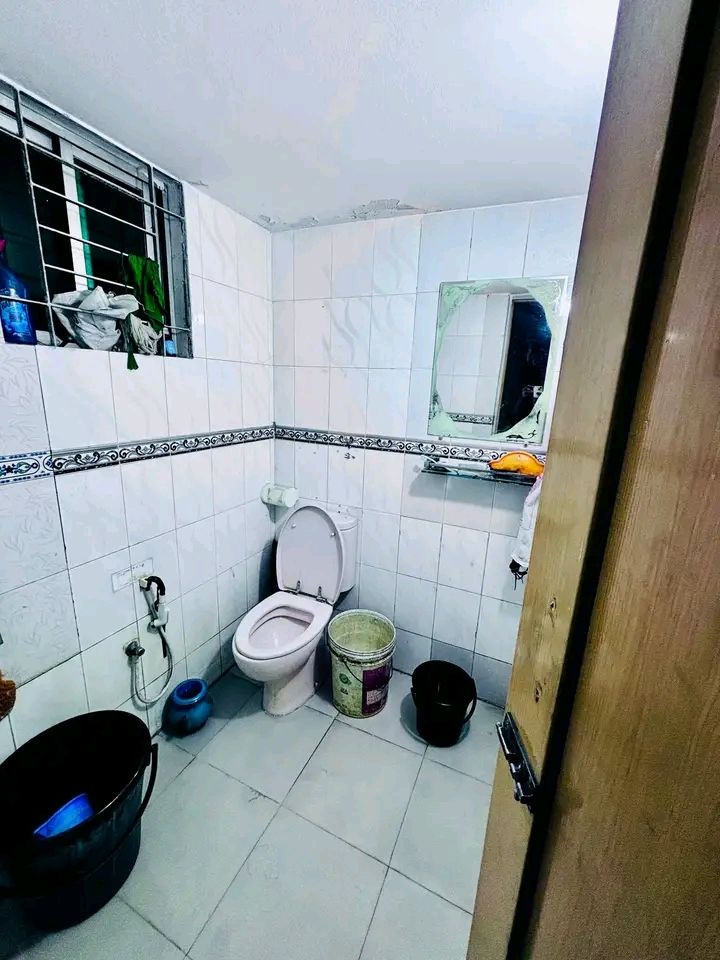 ২য় তলায় ডাইনিং রুম ভাড়া দেওয়া হবে